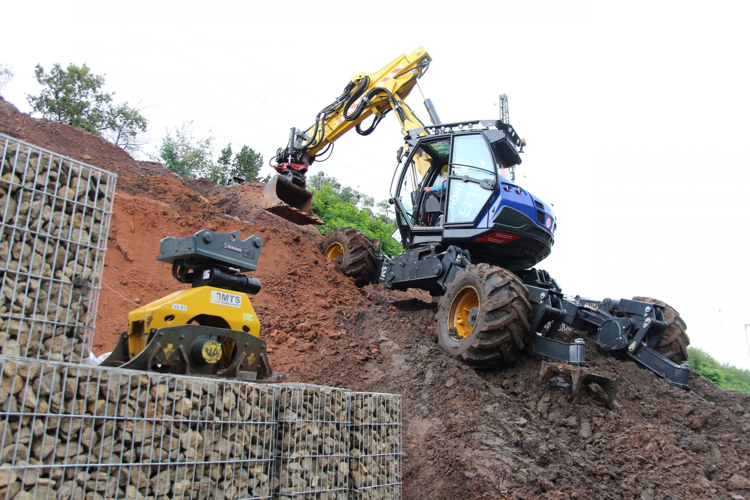 Monti-Gleisbau-Hangrutsch-in-Dudweiler-015 Monti Bau GmbH - Wir bilden aus - Straßenbauer - Gleisbauer